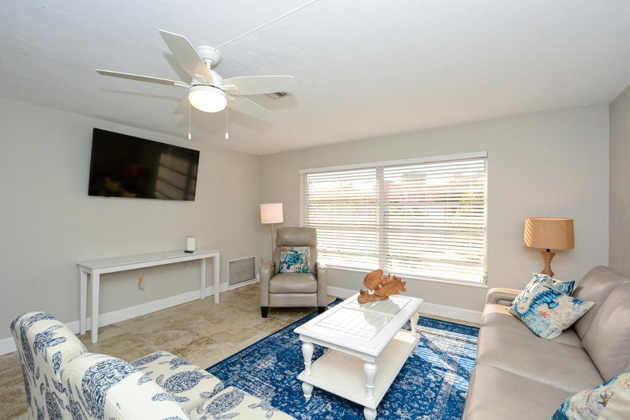 Canal 311 - Right In Siesta Key Village! Sarasota Exterior photo